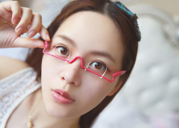 “雙眼皮神器”網上熱賣，當心佩戴不當患眼疾！