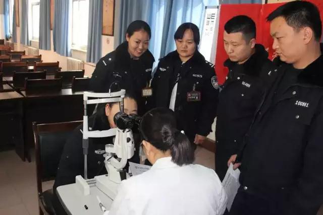 關愛民警視力健康，普瑞眼科走進鄭州交巡警一大隊