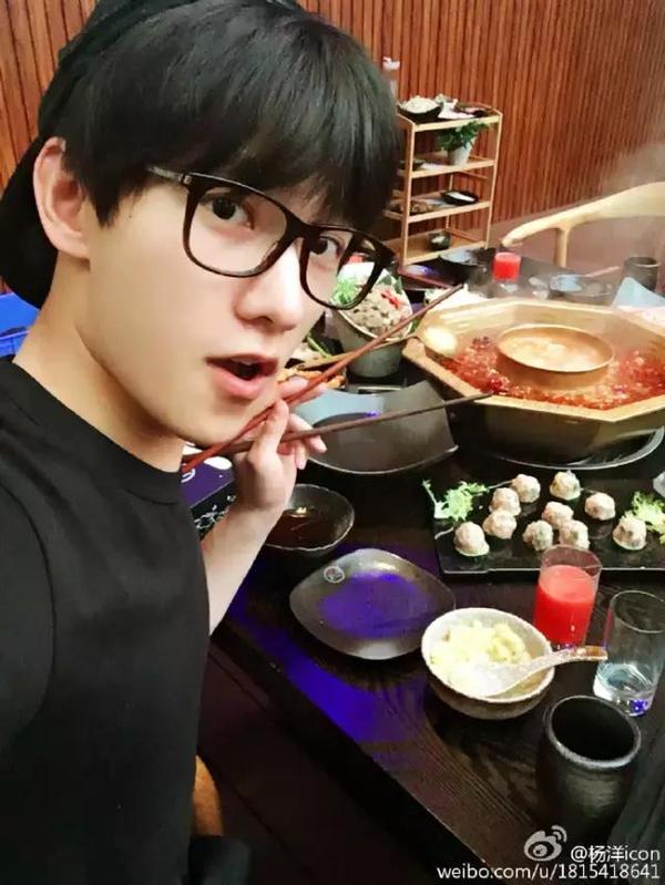 鹿晗李易峰楊洋張藝興，愛豆“眼鏡殺”誰更好看？