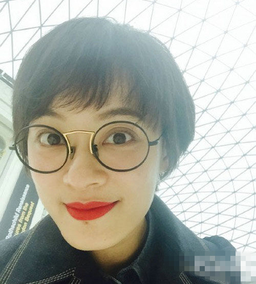 學女明星戴框架眼鏡？別人時髦你是Low！
